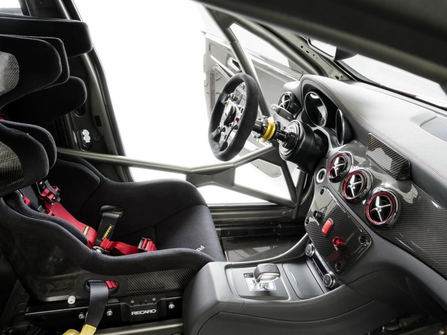  Mercedes-Benz CLA45 AMG Racing Series Concept 2013 года  (фото 10 из 22)